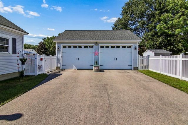 6 Fairview Street, Goffstown, NH 03102