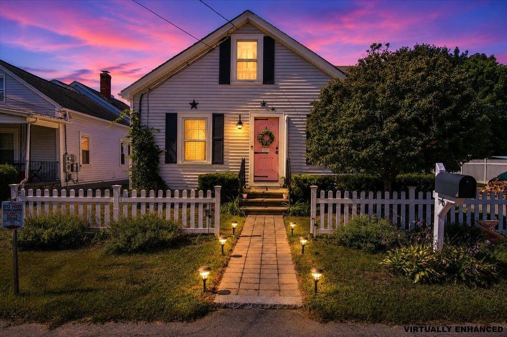 6 Fairview Street, Goffstown, NH 03102