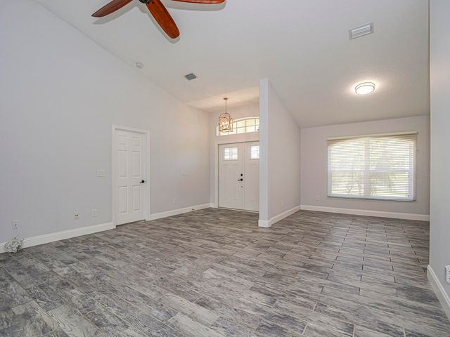 725 23rd Avenue, Vero Beach, FL 32962