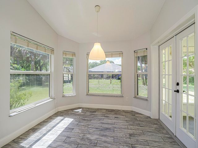 725 23rd Avenue, Vero Beach, FL 32962