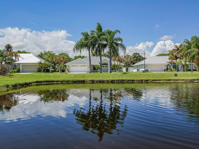 725 23rd Avenue, Vero Beach, FL 32962