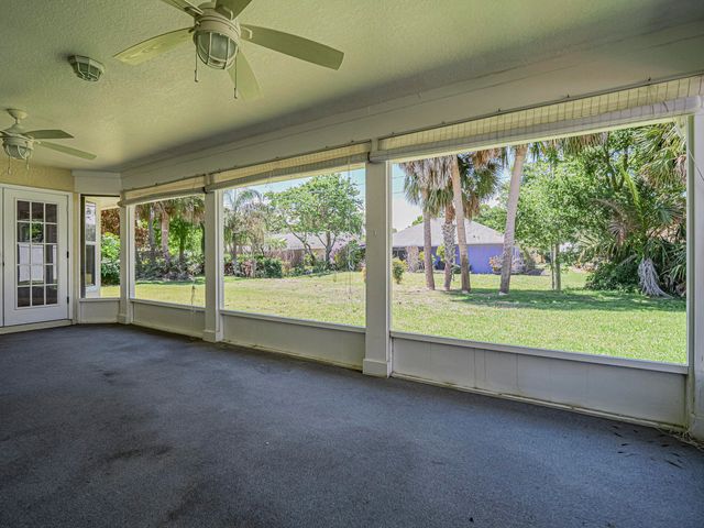 725 23rd Avenue, Vero Beach, FL 32962