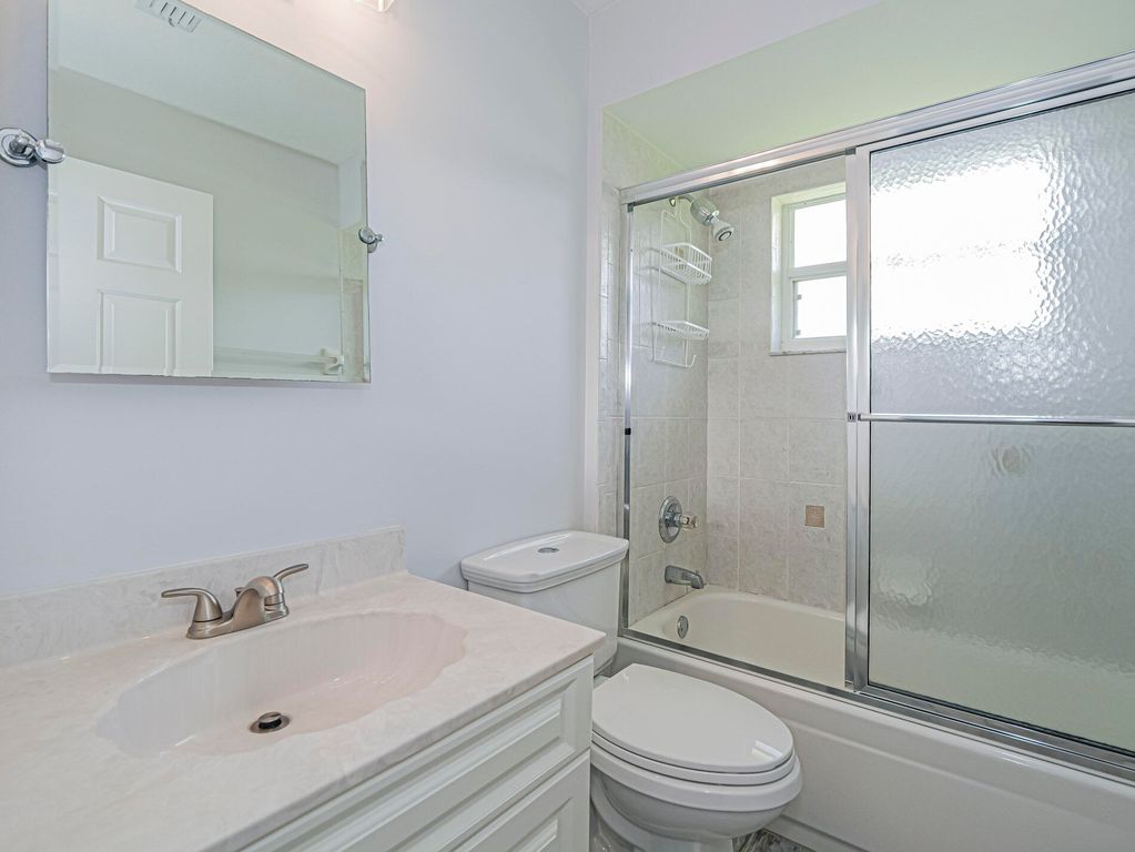 725 23rd Avenue, Vero Beach, FL 32962