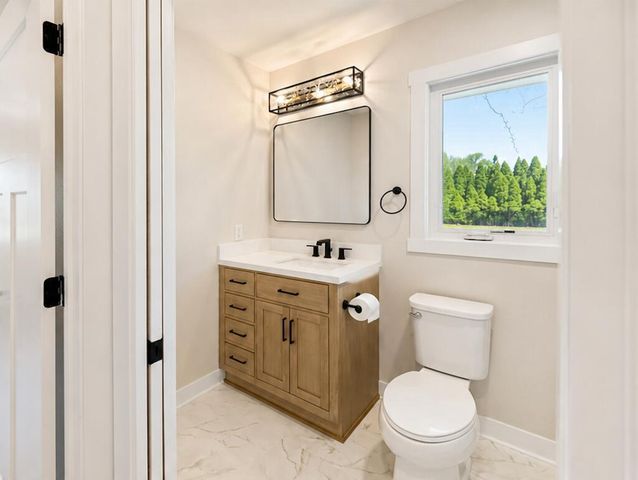 7693 Overlook DRIVE, Greendale, WI 53129