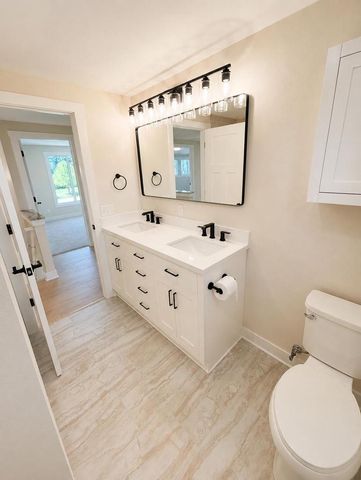 7693 Overlook DRIVE, Greendale, WI 53129