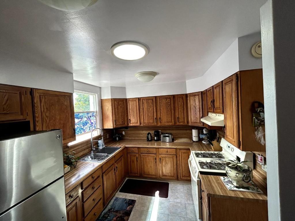 Image 16 of property listing at 3116 Nevin Avenue, Richmond, CA 94804