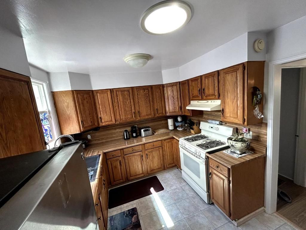 Image 18 of property listing at 3116 Nevin Avenue, Richmond, CA 94804
