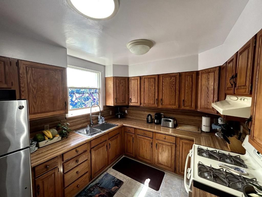 Image 19 of property listing at 3116 Nevin Avenue, Richmond, CA 94804