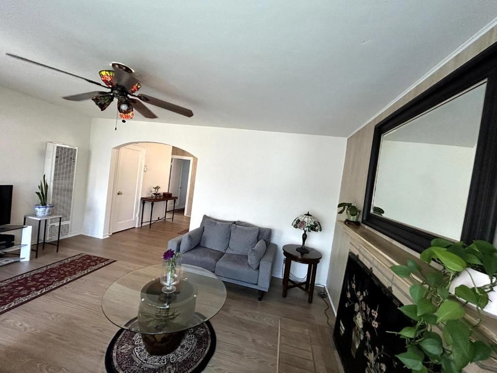 Image 4 of property listing at 3116 Nevin Avenue, Richmond, CA 94804