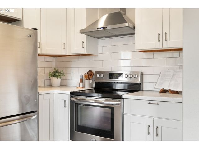 7805 N HEREFORD Ave, Portland, OR 97203