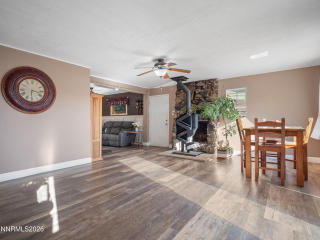 136 Palmer Way, Topaz, CA 96133