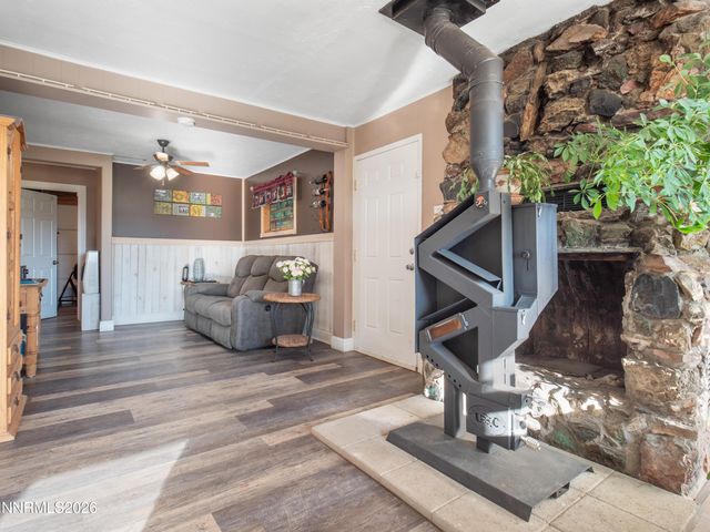 136 Palmer Way, Topaz, CA 96133