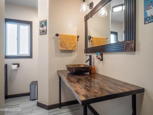 136 Palmer Way, Topaz, CA 96133