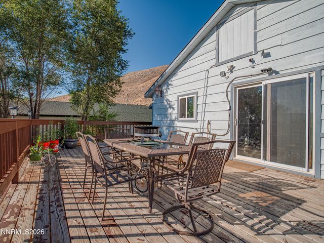136 Palmer Way, Topaz, CA 96133