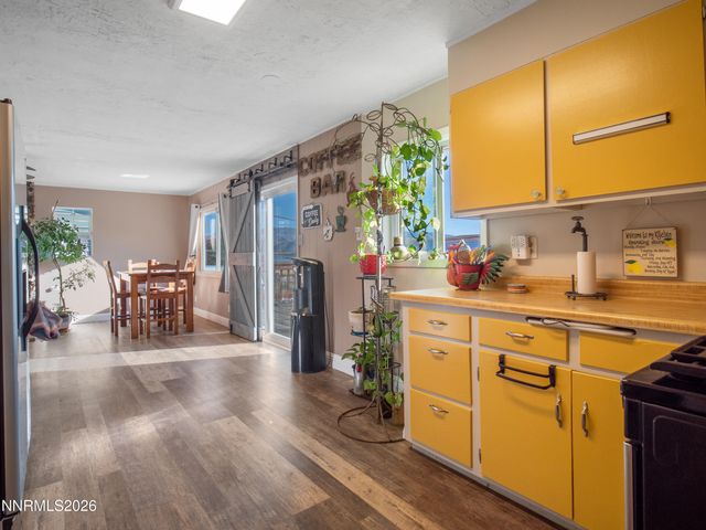 136 Palmer Way, Topaz, CA 96133