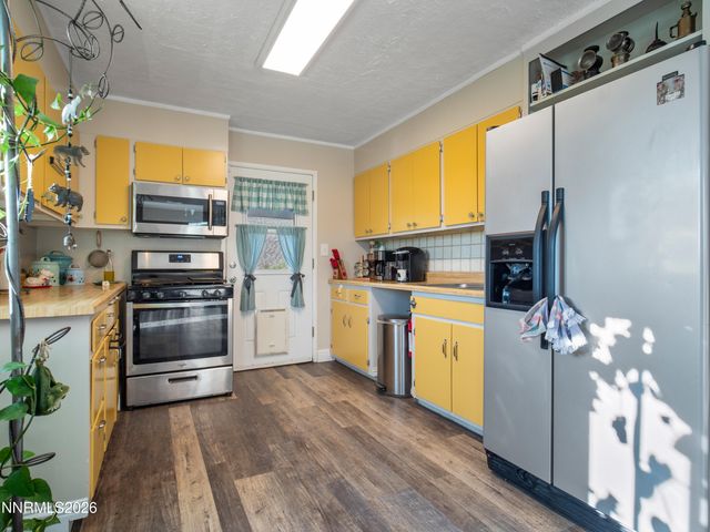 136 Palmer Way, Topaz, CA 96133