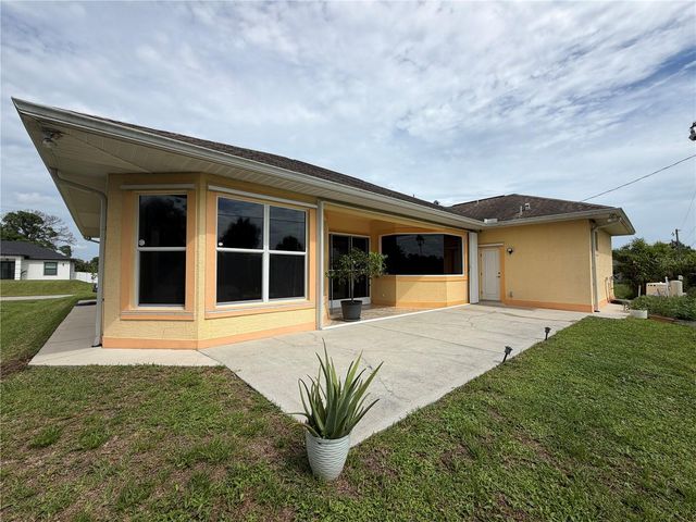 324 SANTURCE AVENUE, North Port, FL 34287