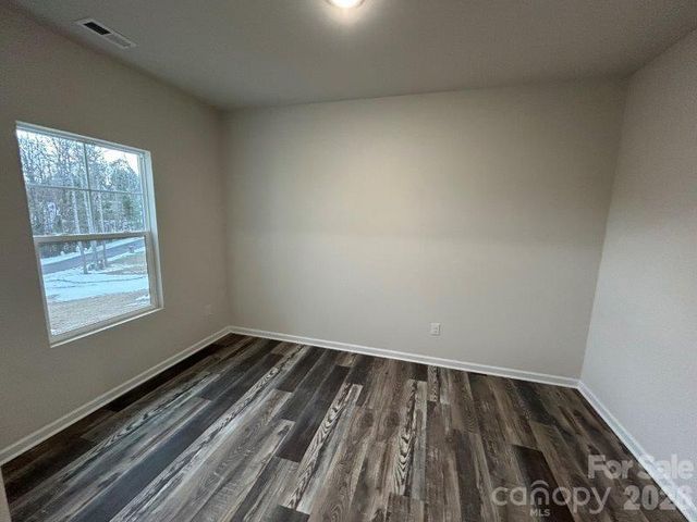 5155 Mark Drive NE, Hickory, NC 28601