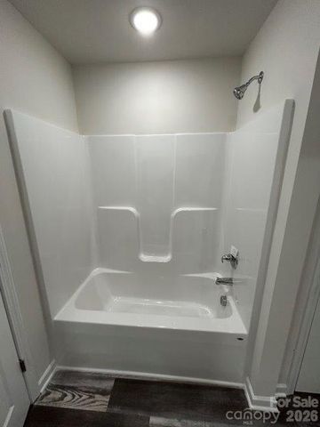 5155 Mark Drive NE, Hickory, NC 28601