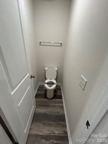 5155 Mark Drive NE, Hickory, NC 28601