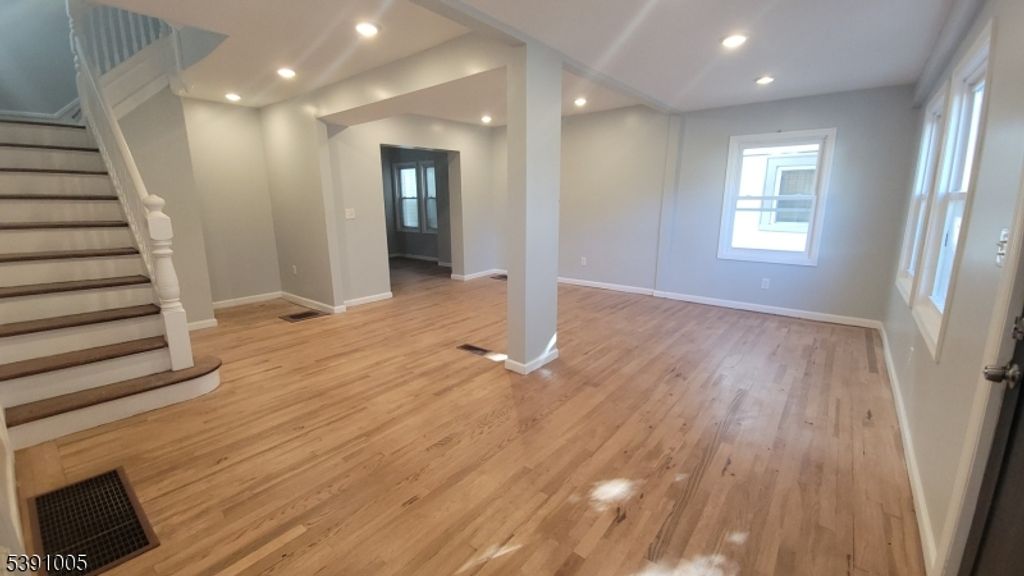 94 Sanford St, East Orange City, NJ 07018 — photo 2