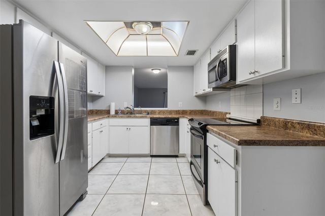 6320 GRAND BAHAMA CIRCLE 6320, Tampa, FL 33615