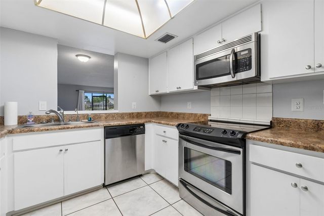 6320 GRAND BAHAMA CIRCLE 6320, Tampa, FL 33615