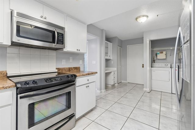 6320 GRAND BAHAMA CIRCLE 6320, Tampa, FL 33615