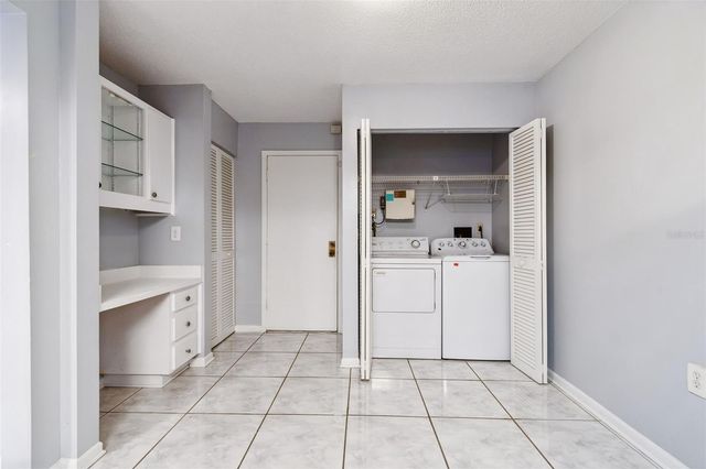 6320 GRAND BAHAMA CIRCLE 6320, Tampa, FL 33615