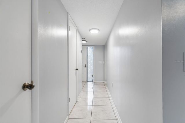 6320 GRAND BAHAMA CIRCLE 6320, Tampa, FL 33615