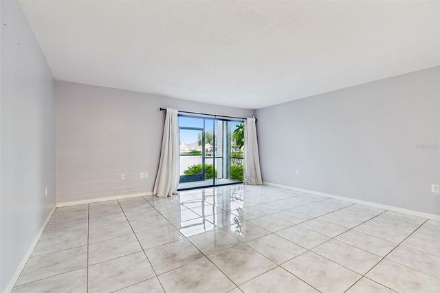 6320 GRAND BAHAMA CIRCLE 6320, Tampa, FL 33615