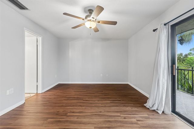 6320 GRAND BAHAMA CIRCLE 6320, Tampa, FL 33615