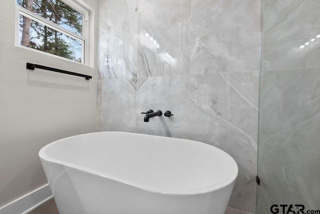 345 Perdanales Dr, Bullard, TX 75757