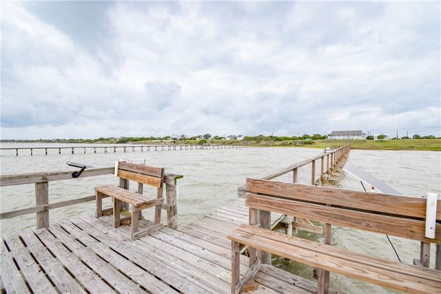 2006 First St, Bayside, TX 78340