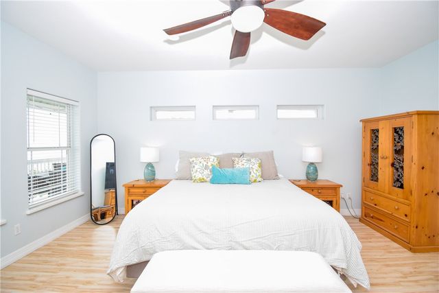 2006 First St, Bayside, TX 78340