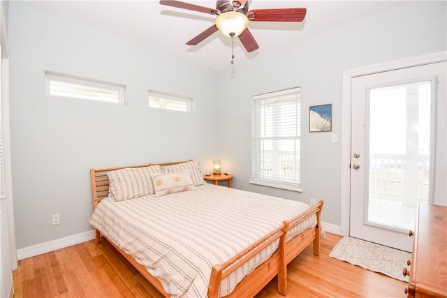 2006 First St, Bayside, TX 78340