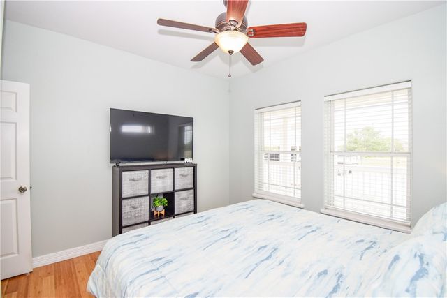 2006 First St, Bayside, TX 78340