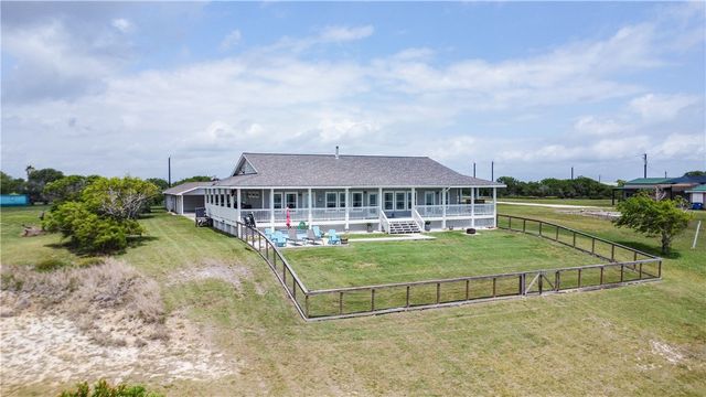 2006 First St, Bayside, TX 78340