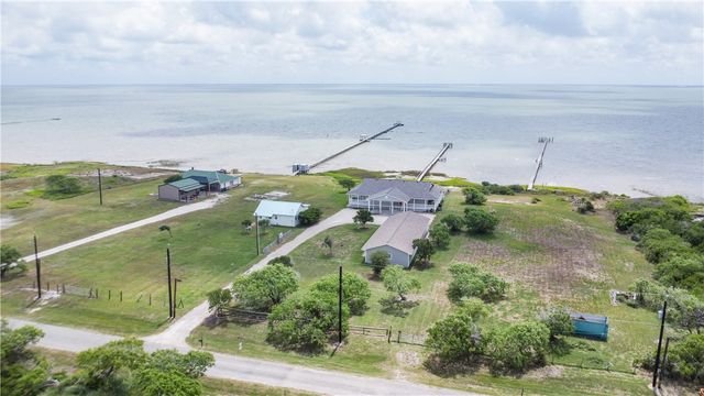2006 First St, Bayside, TX 78340