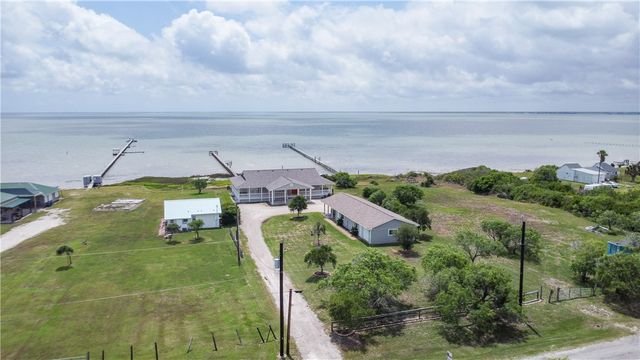 2006 First St, Bayside, TX 78340