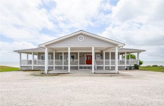 2006 First St, Bayside, TX 78340