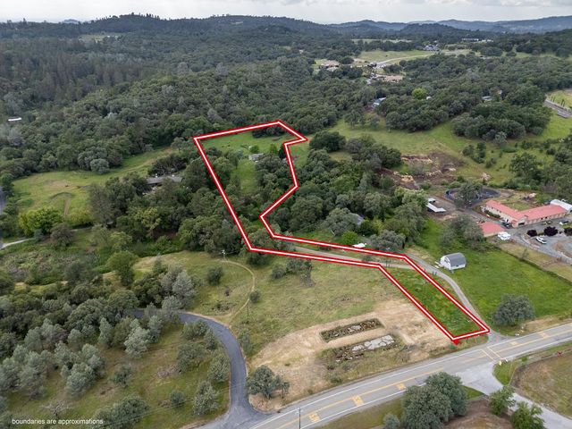 16220 Duggans Rd, Grass Valley, CA 95949