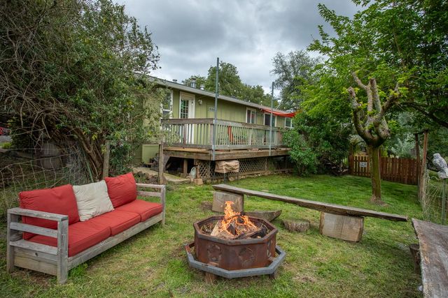 16220 Duggans Rd, Grass Valley, CA 95949