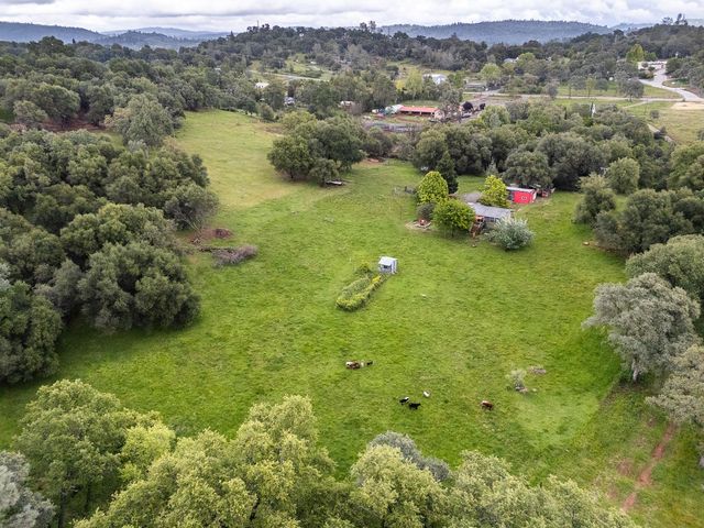 16220 Duggans Rd, Grass Valley, CA 95949