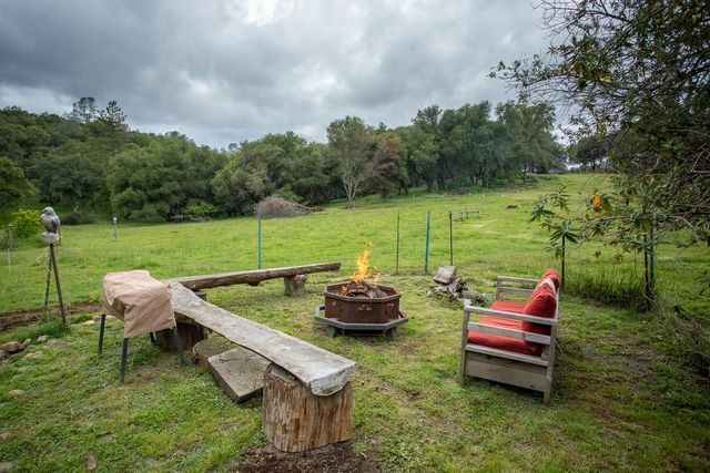 16220 Duggans Rd, Grass Valley, CA 95949