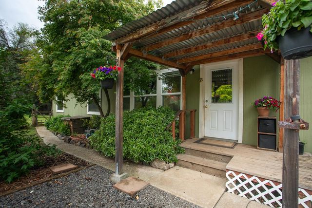 16220 Duggans Rd, Grass Valley, CA 95949