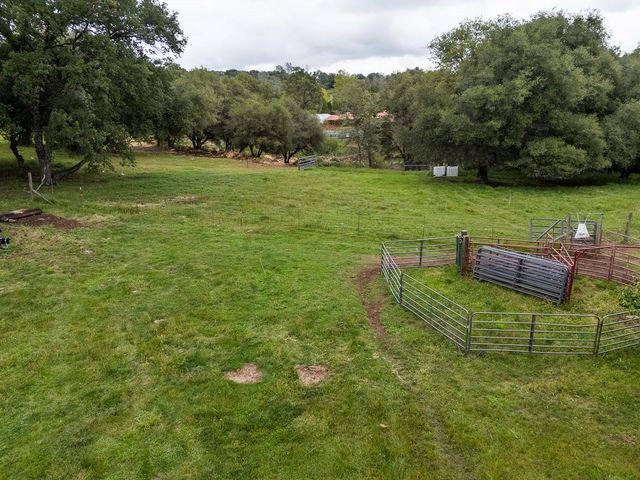 16220 Duggans Rd, Grass Valley, CA 95949
