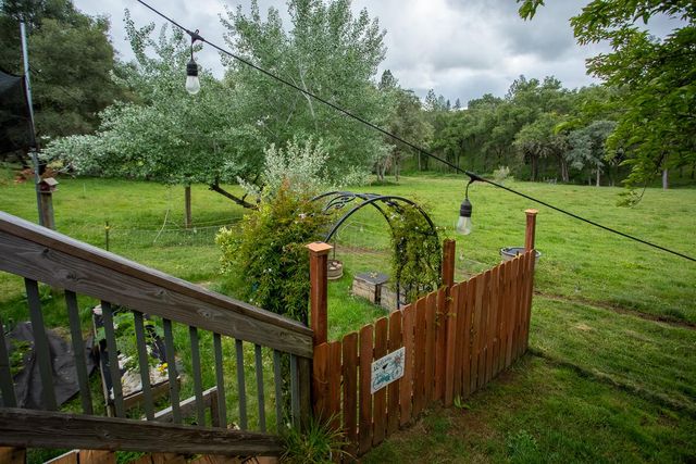 16220 Duggans Rd, Grass Valley, CA 95949