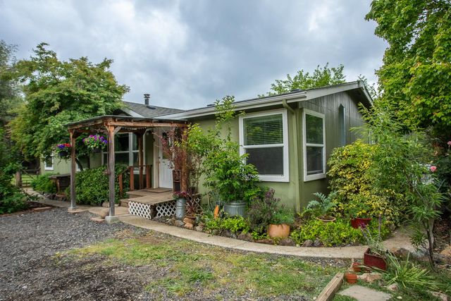 16220 Duggans Rd, Grass Valley, CA 95949