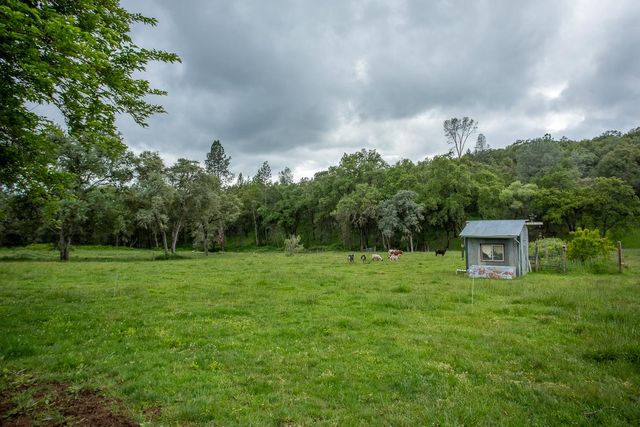 16220 Duggans Rd, Grass Valley, CA 95949